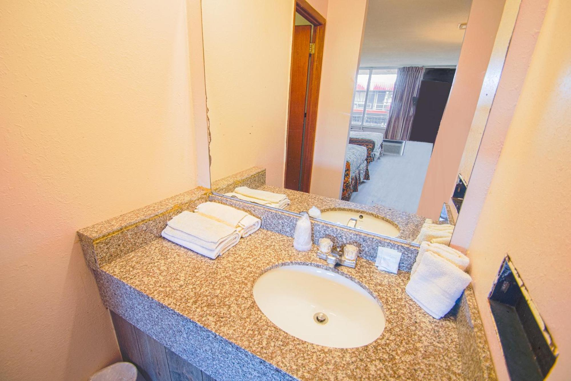 Holiday Lodge Virginia Pearisburg Εξωτερικό φωτογραφία