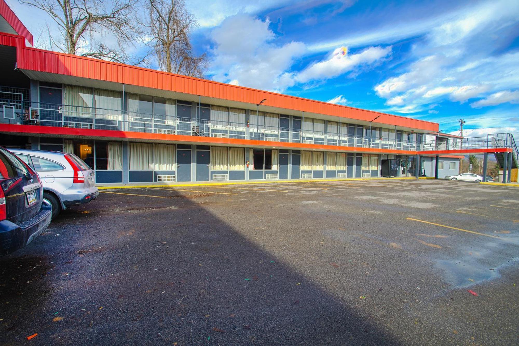 Holiday Lodge Virginia Pearisburg Εξωτερικό φωτογραφία